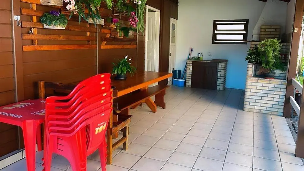 Hébergement de vacances Casa Nos Bairro Dos Ingleses Em Florianopolis, Proxima A Praia, Supermercados, Padarias E Farmacias.