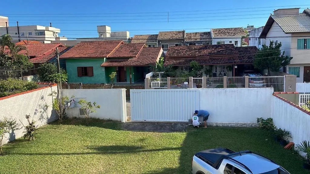 Casa Nos Bairro Dos Ingleses Em Florianopolis, Proxima A Praia, Supermercados, Padarias E Farmacias. Vakantiehuis