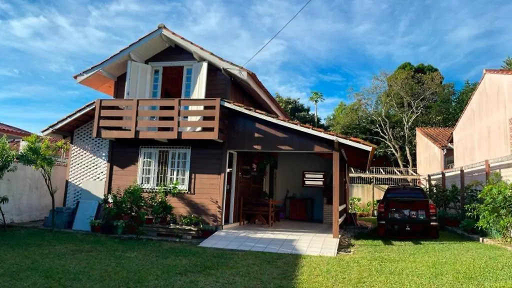 Casa Nos Bairro Dos Ingleses Em Florianopolis, Proxima A Praia, Supermercados, Padarias E Farmacias. contacts